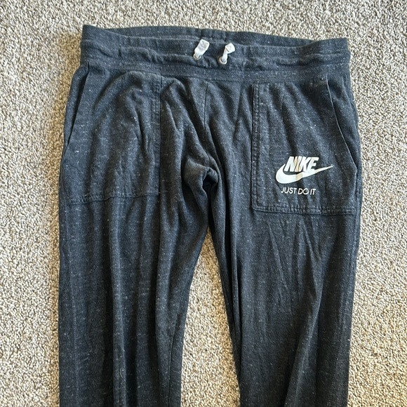Nike Joggers - Picture 2 of 5